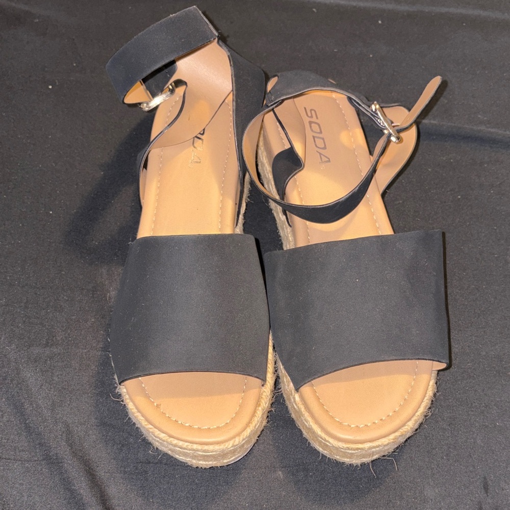 Soda Women's Black Espadrille Sandals